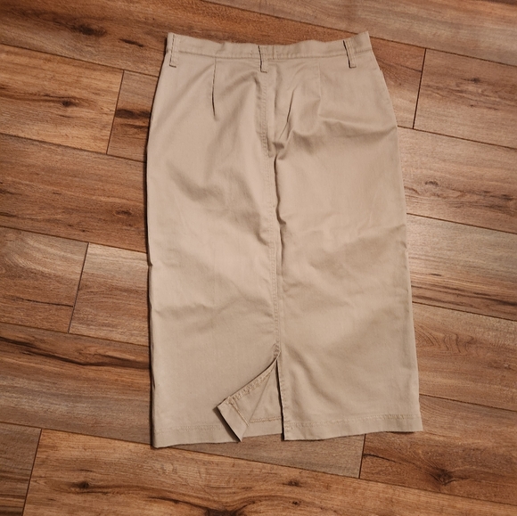Lee Riders long khaki skirts - Picture 2 of 3